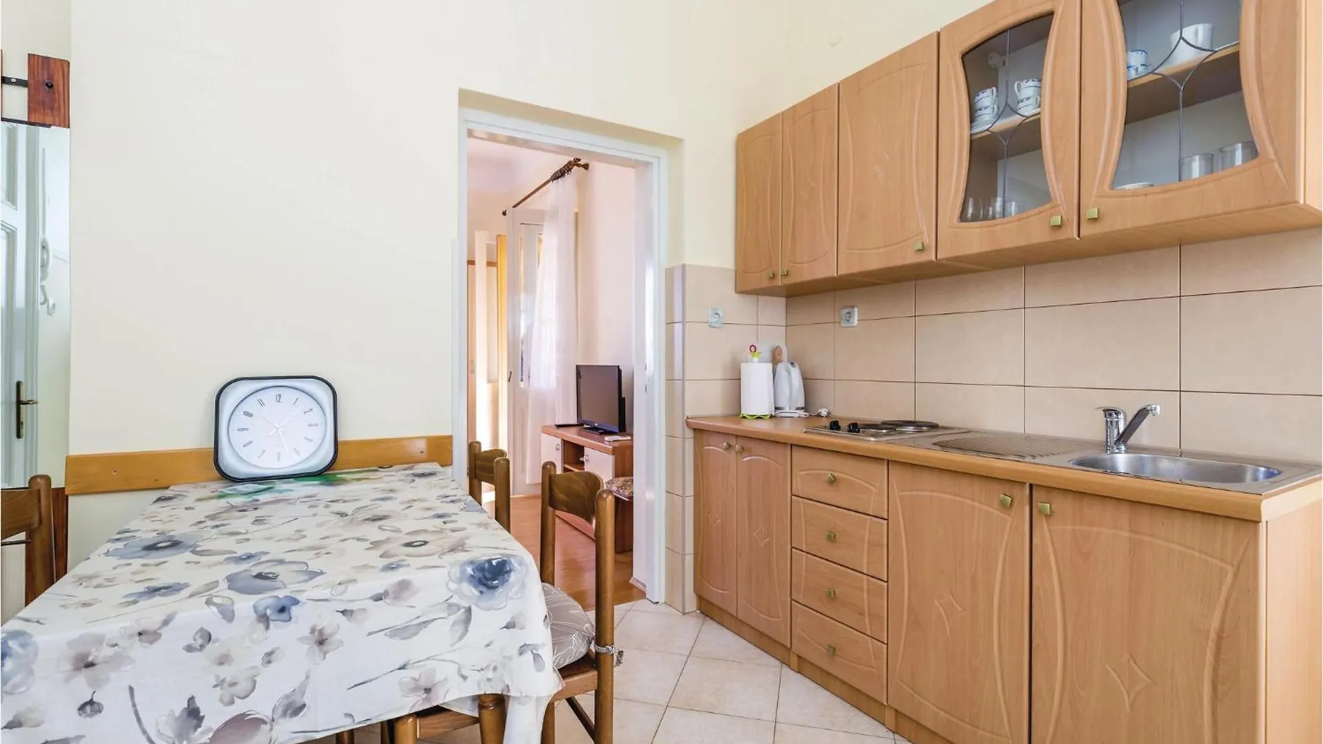 Stunning Apartment In Lovran With Kitchen 0*,